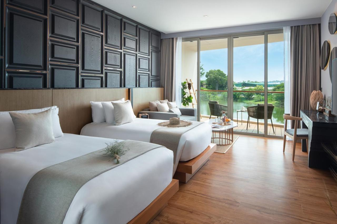 Wyndham Grand Nai Harn Beach Phuket Exteriör bild